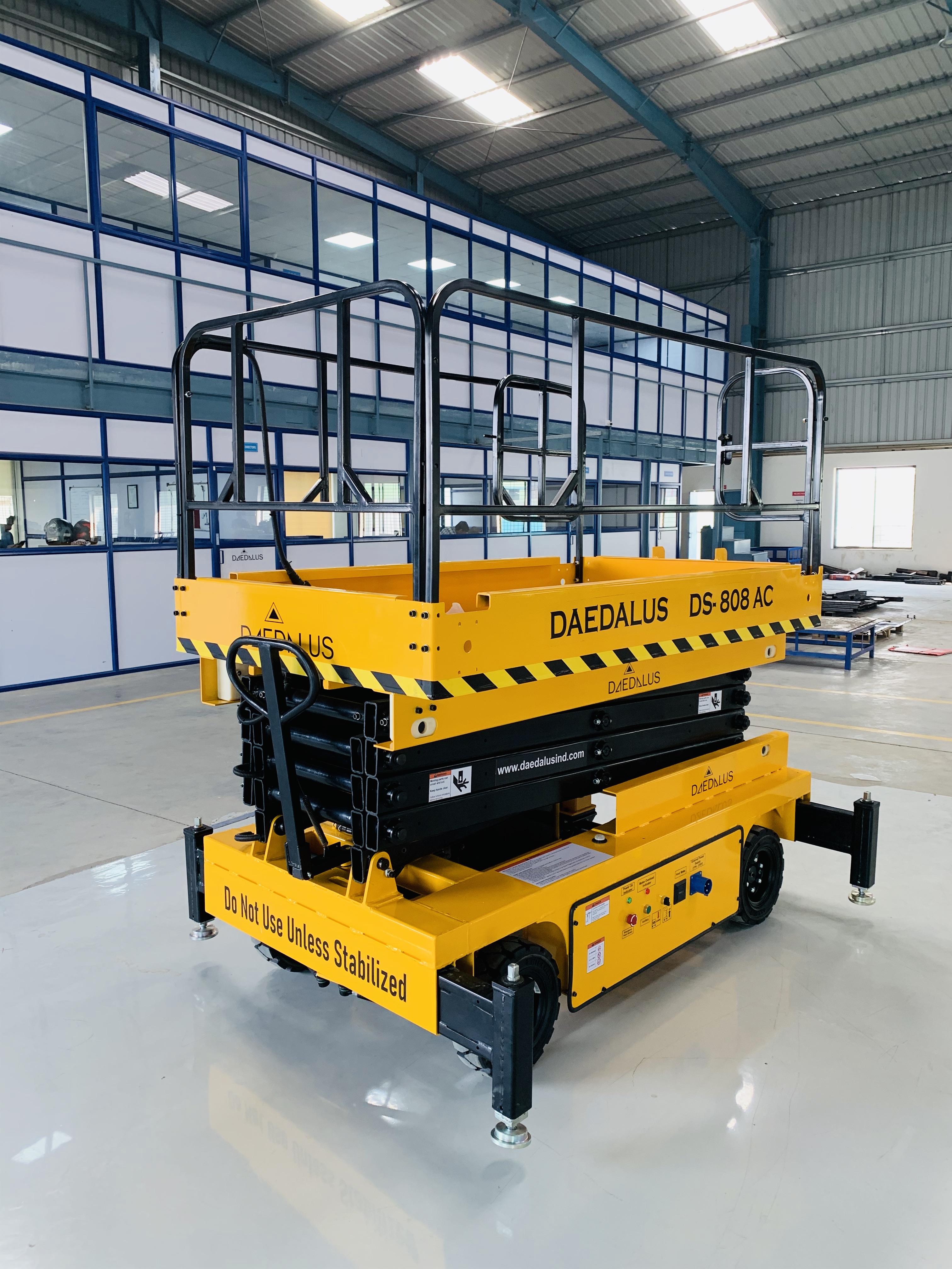 DS-808 M AC Manual Pushable Scissor Lift 8M | Daedalus
